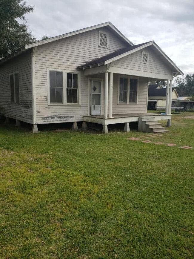 Photo - 135 Castille St