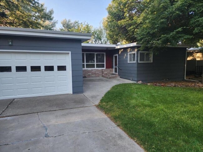 Building Photo - 5 bedroom in Billings MT 59102 Rental