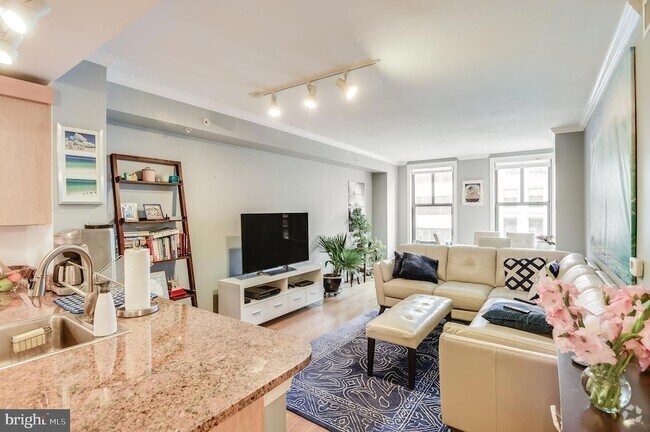 Building Photo - 631 D St NW Unit 927 Rental