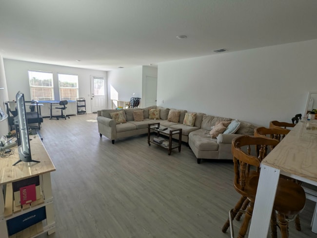 Photo - 5730 Repeating Wy