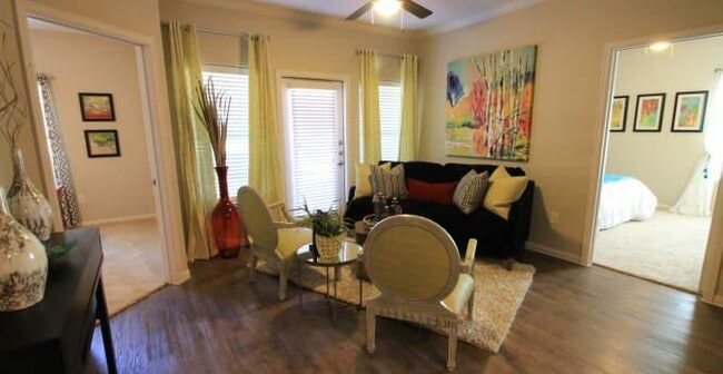 Building Photo - 2 bedroom in Montgomery TX 77356 Unit 2292 Rental