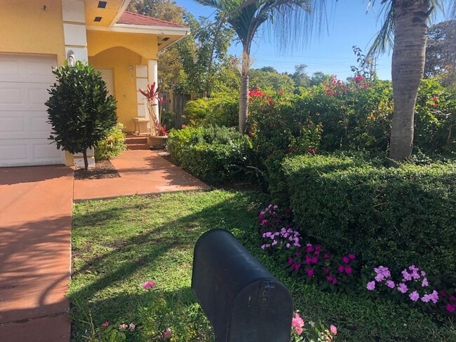 Building Photo - Kingdom Fund 3, LLC Unit 1010