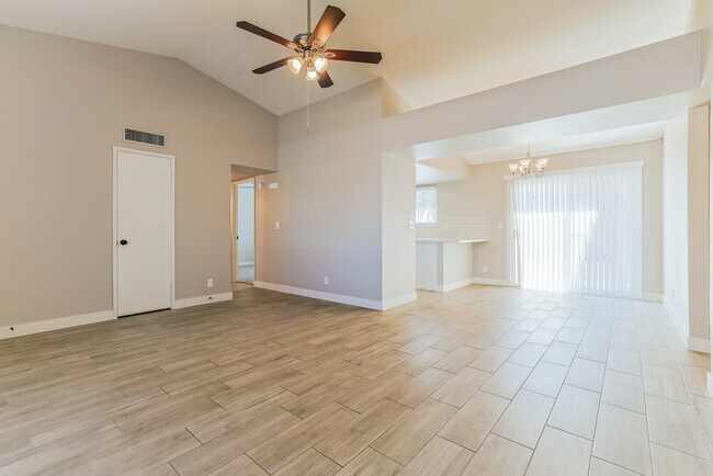 Photo - 1415 N Ironwood St