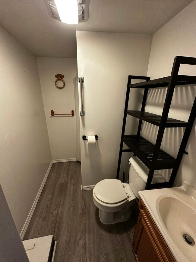 Photo - 240 Main St Unidad 102