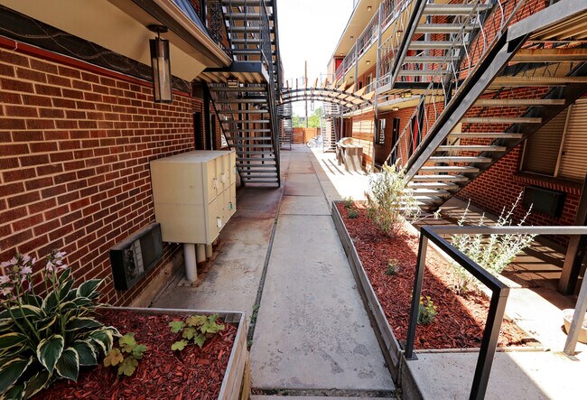 Topaz Apartments