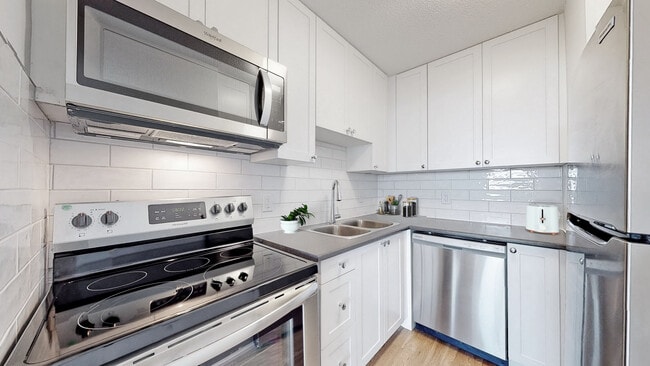 Building Photo - 21 King St