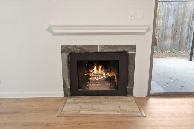 Photo - 4930 Windward Passage Apartamento