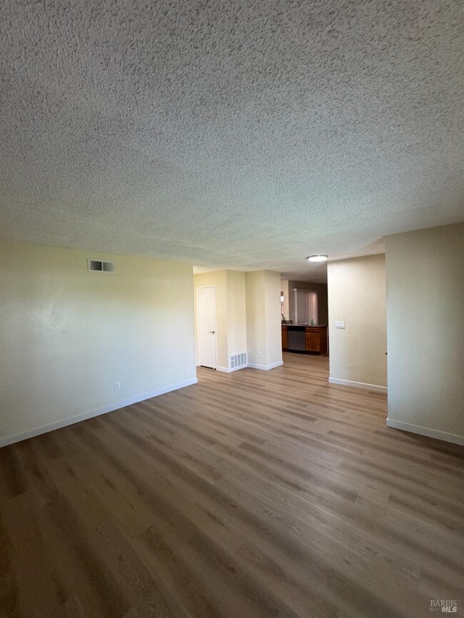 Photo - 120 Merrimac Ct