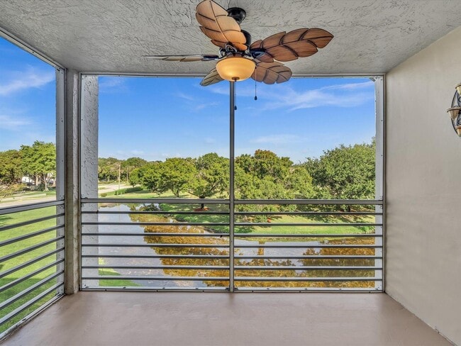 Photo - 9470 Poinciana Pl Unit 303