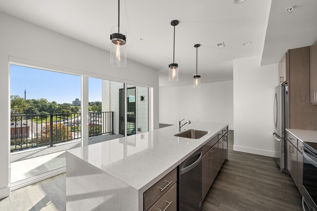 1BR, 1BA - Bleecker/1,039 SF - Kitchen - Tempo East Village