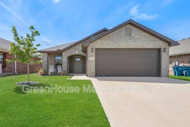 Building Photo - 6111 NW McClellen St