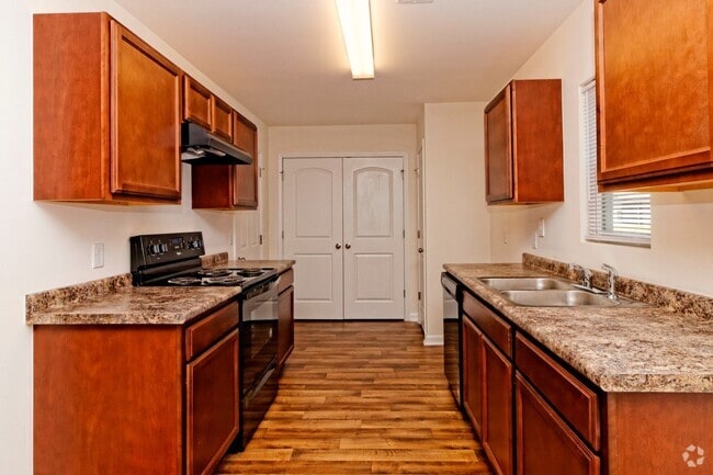 Building Photo - Charming 3BR Home in Hardeeville – Now $2,...