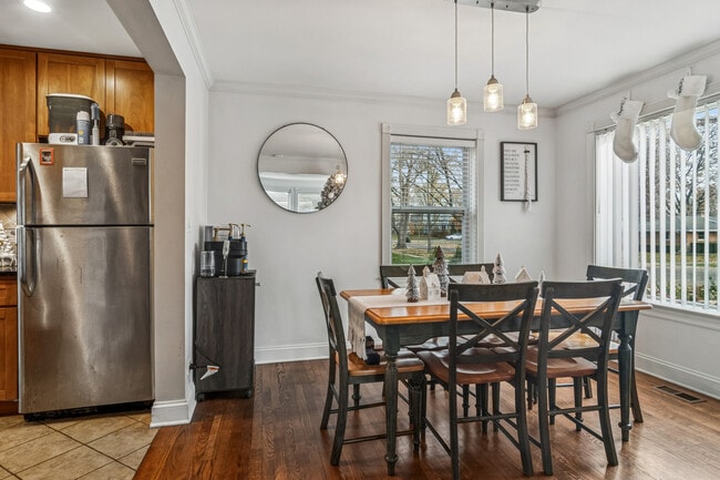 Photo - 102 S Ashland Ave