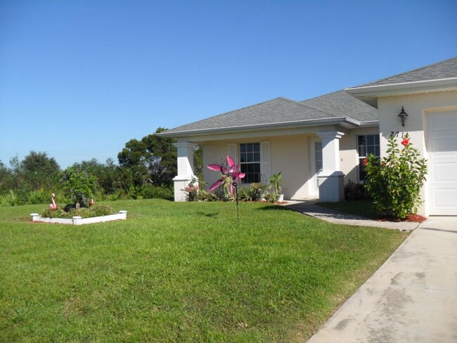 SINGLE FAMILY HOME 3/2+ 2 CAR GARAGE AVAIL... - SINGLE FAMILY HOME 3/2+ 2 CAR GARAGE AVAIL...