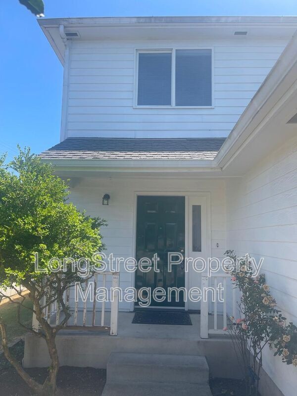 Photo - 1927 NW Highland Blvd House