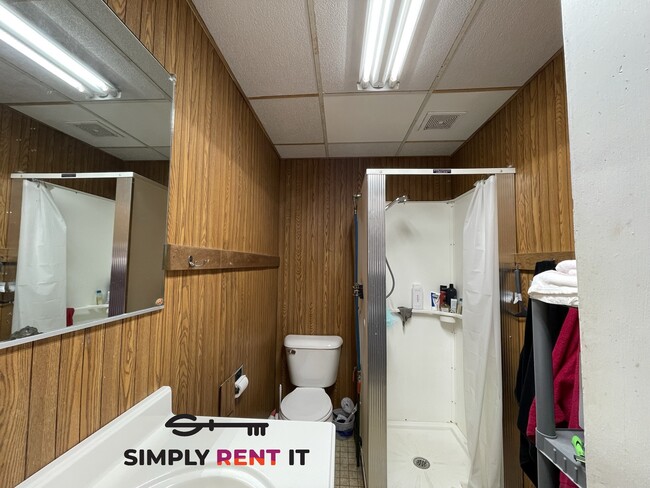 Photo - 3 Bedroom House On Campus, Free Parking! A...