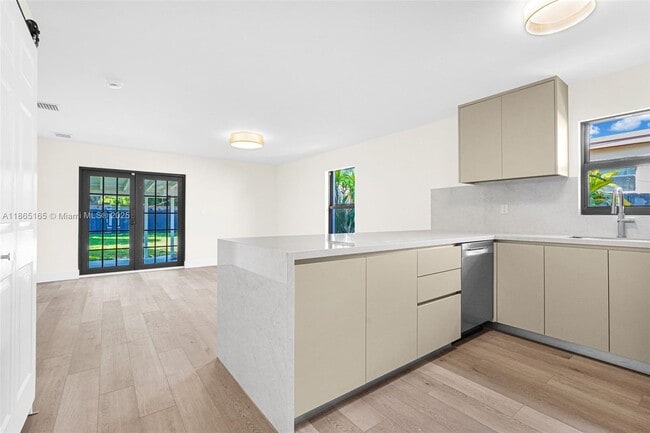 Photo - 136 NW 53rd St