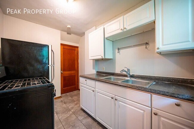 Photo - 215 E Hudson St