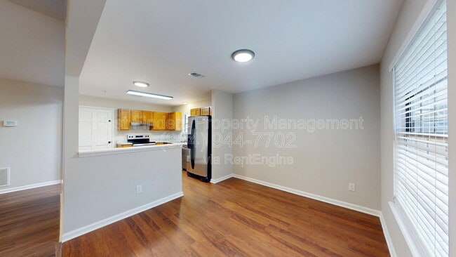 Photo - 1012 Dorwinion Dr