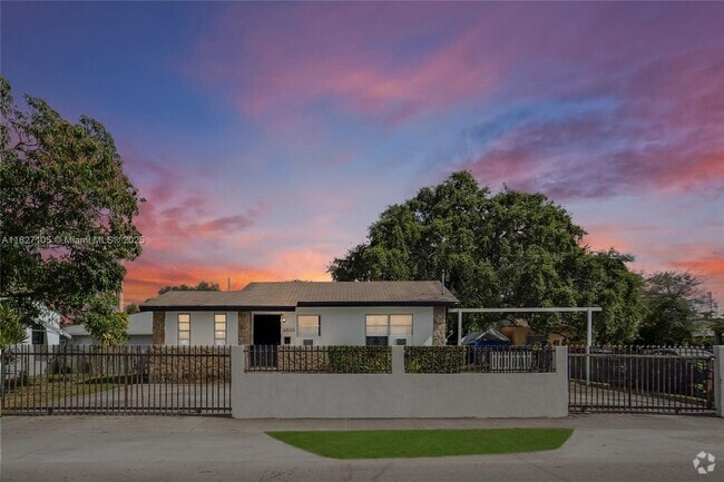 Building Photo - 6535 NW 6th Ave Rental