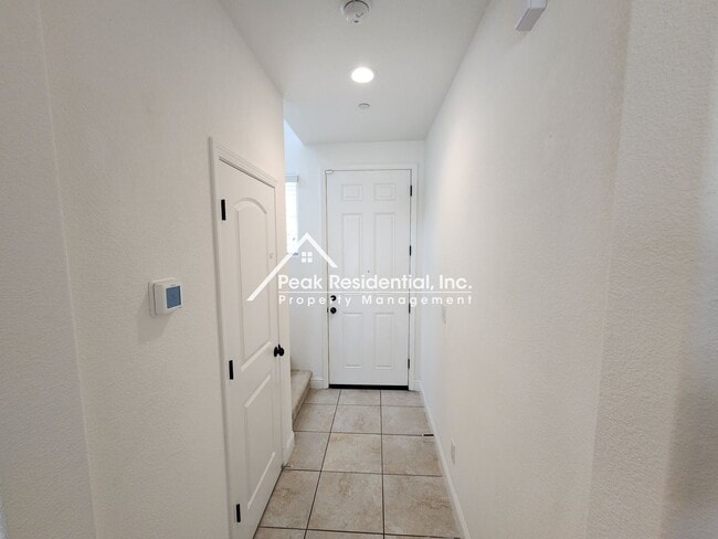 Photo - Very Nice 4bd/3ba Elk Grove Home in Gated Community!