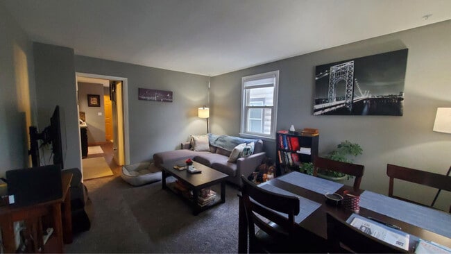 Photo - 1520 S 73rd St