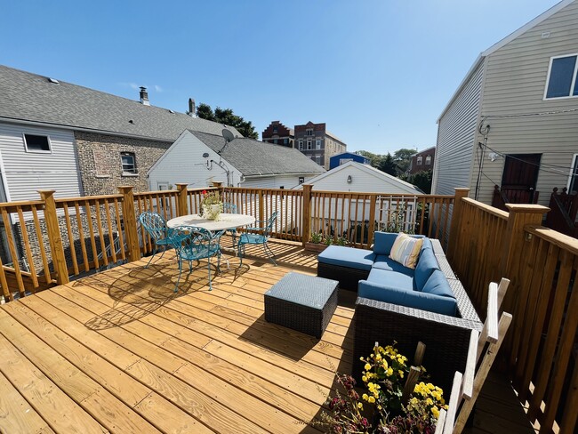 Front deck - 2318 W 19th St Apartments Unit 2