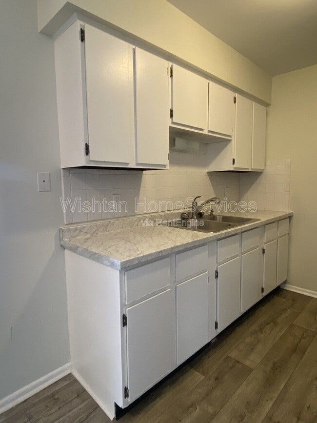 Photo - 202 Charleston Blvd Unit 1