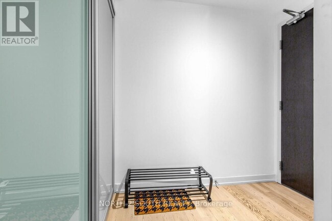 Photo - 95 Bathurst St Unité 225