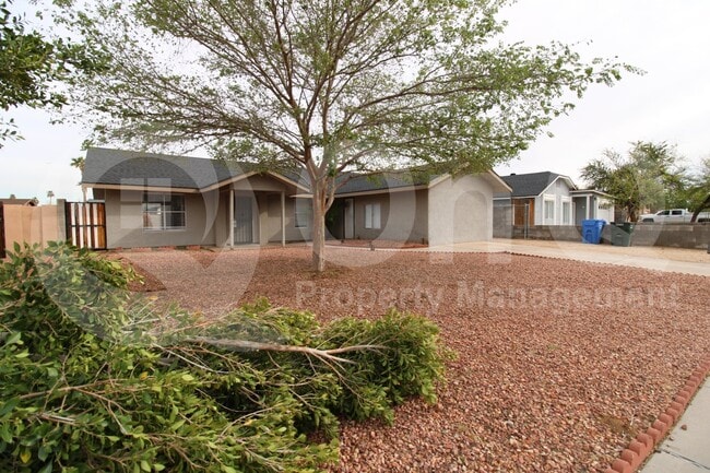 Building Photo - 1224 E Huntington Dr