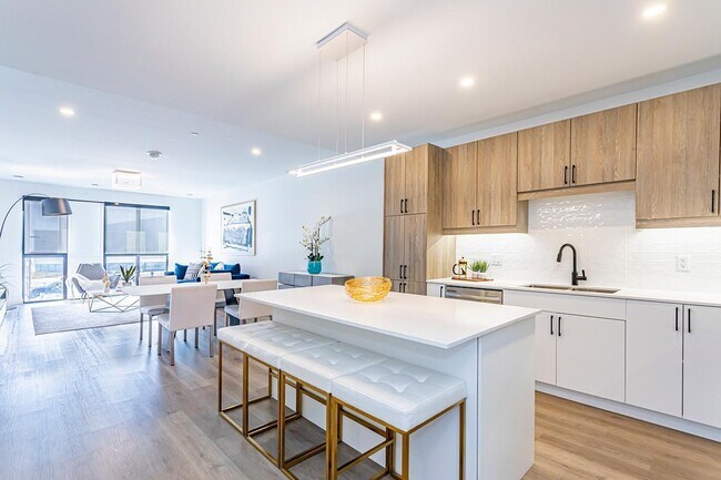 Photo - SOFIA YORKVILLE