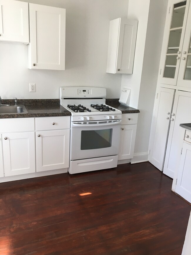 Photo - 4135 Roland Ave Unidad 2C