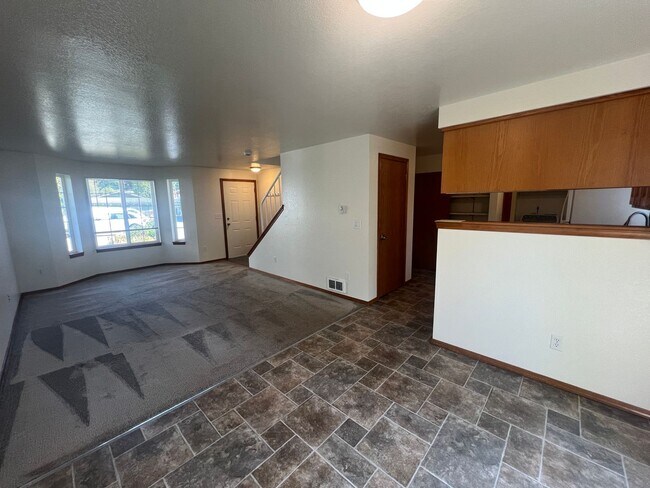 Photo - 5612 Seahurst Ave Unit B