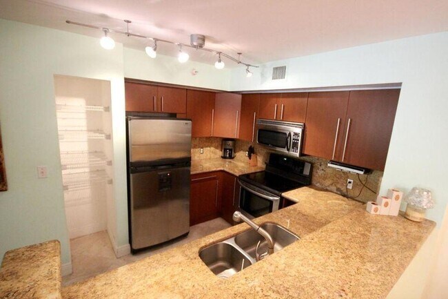 Building Photo - 120 Yacht Club Way Unit 306 Rental