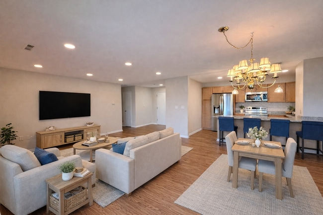 Building Photo - 1006 Paradise Rd Unit 3R