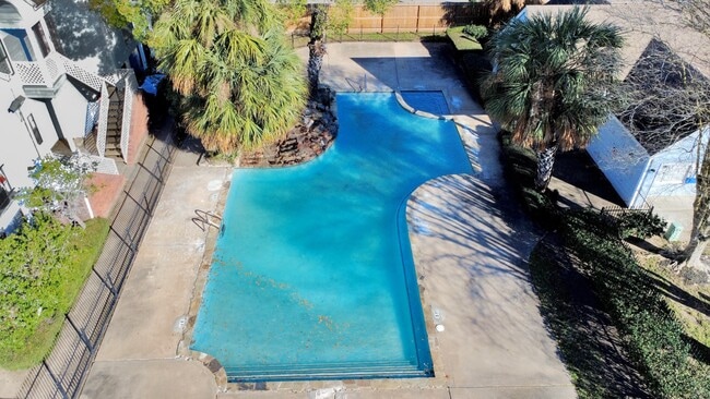 Building Photo - 14550 Fonmeadow Dr Unit 803