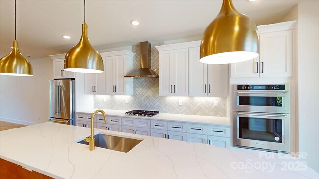 Photo - 156 Mattoon St