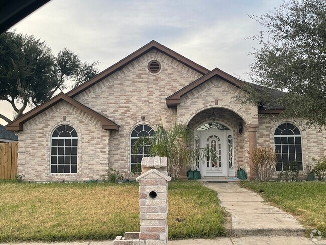 Building Photo - 2018 E 19th St Rental