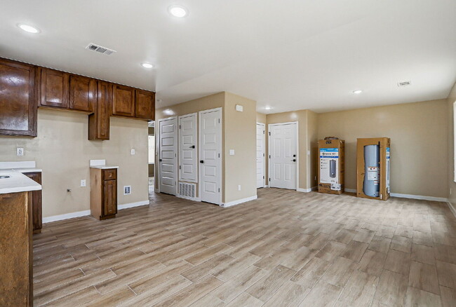 Building Photo - Brand new 2 bed 1 bath apartment in 79924 Unit #1