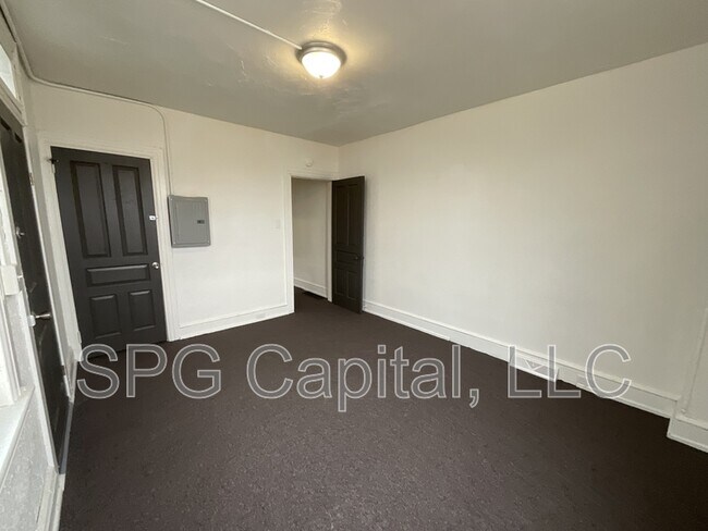 Photo - 627 E Market St