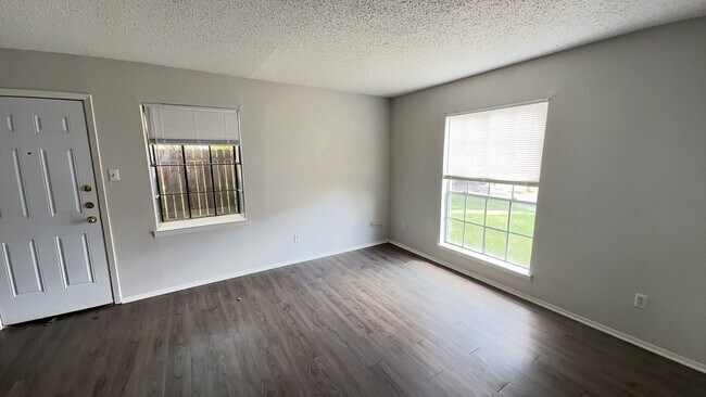 Photo - 4504 Hunt Cir Unidad D