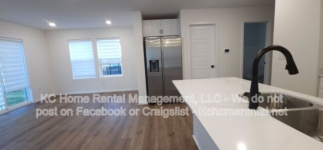 Photo - 8716 SW Edgewater Dr