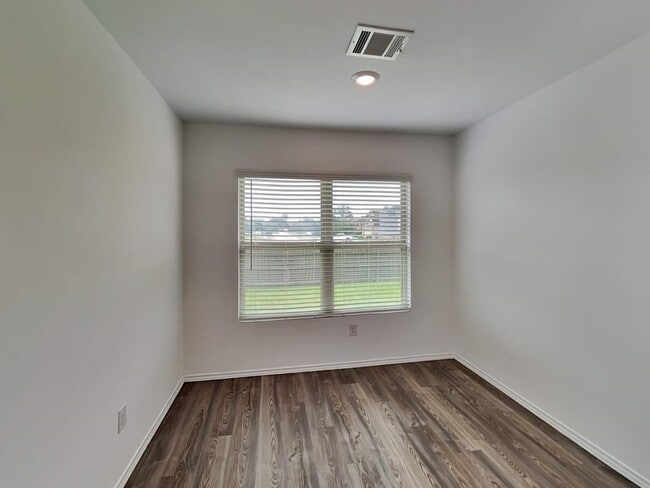 Photo - 5928 Rimini Landing Ln