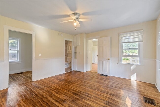 Photo - 250 Sanford St