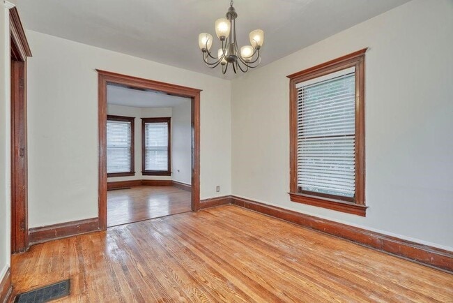 Photo - 371 Alexander St