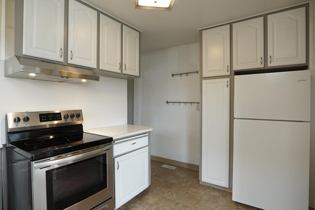 Photo - 329 Renton Ave S