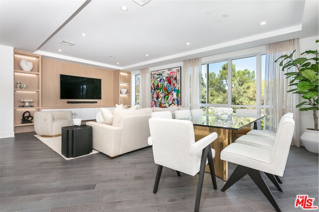 Building Photo - 460 N Palm Dr Unit 304 Rental
