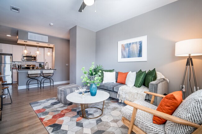 Photo - The Woodford on Mockingbird