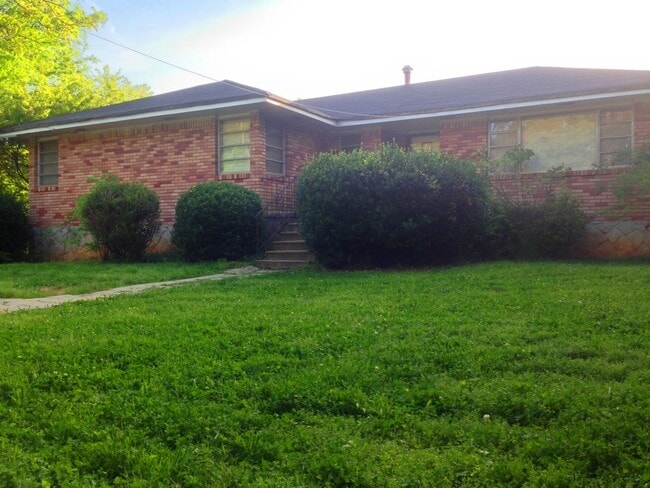 Photo - 529 S Hairston Rd House