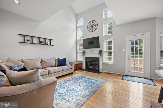 Photo - 410 Fairview Way
